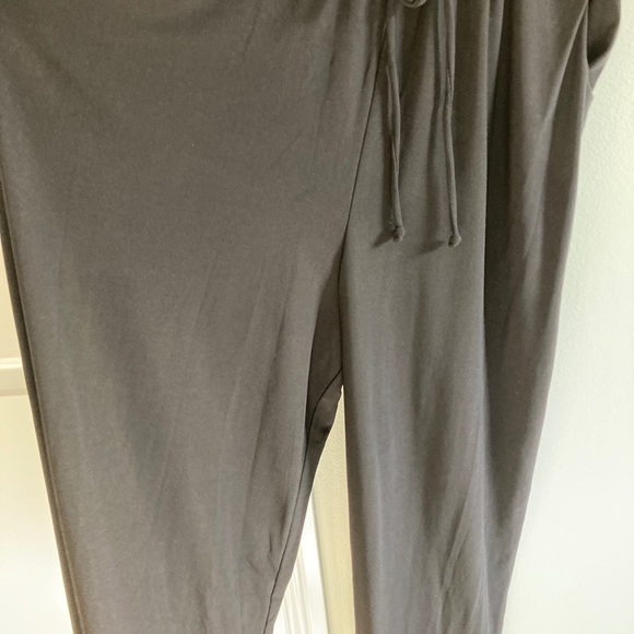 Loose Black Jumpsuit - Picture 5 of 6